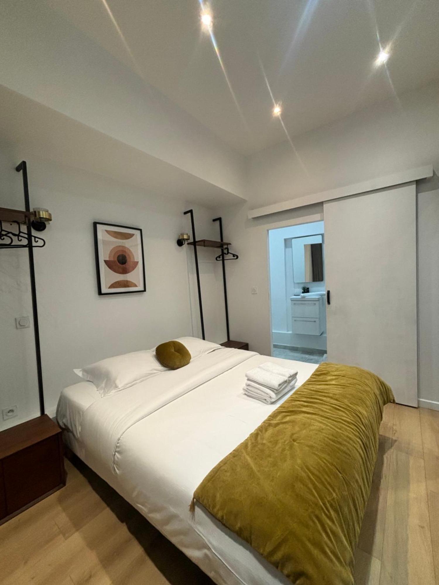 Marais - Modern Apartment Париж Екстер'єр фото